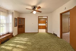 401 Park St, Freeborn, MN 56032 - Photo 17