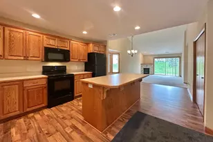 438 Cassandra Drive, New Richmond, WI 54017 - Photo 9
