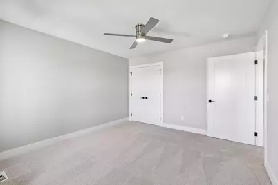 9206 Avienda Way, Chanhassen, MN 55317 - Photo 39