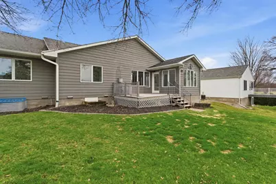 233 Gilbert Avenue SW, Madelia, MN 56062 - Photo 3
