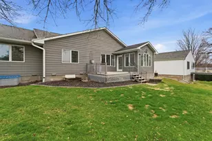 233 Gilbert Ave SW, Madelia, MN 56062 - Photo 3
