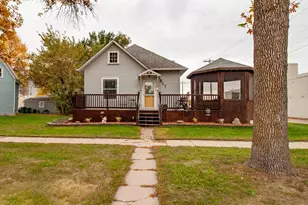 617 Nebraska Ave, Breckenridge, MN 56520 - Photo 1