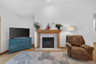 3896 Darling Dr, Woodbury, MN 55125 - Photo 11