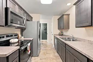 305 Chatum Ln, Jordan, MN 55352 - Photo 5
