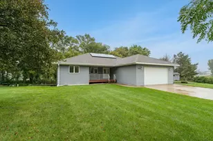 102 Loraine Dr, Lake Crystal, MN 56055 - Photo 47