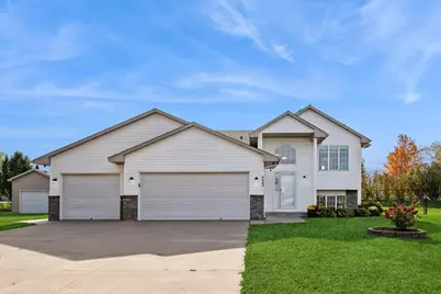 733 O'Brien Parkway, Belle Plaine, MN 56011 - Photo 1