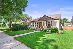 2704 Garfield Street NE, Minneapolis, MN 55418 - Photo 3
