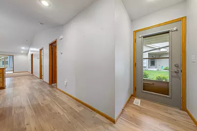 153 S Elm Street, Belle Plaine, MN 56011 - Photo 3