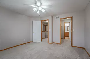 8334 Delaney Dr, Inver Grove Heights, MN 55076 - Photo 25