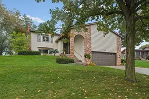 1142 Parkview Ln, Eagan, MN 55123 - Photo 1