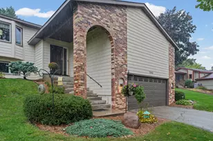1142 Parkview Ln, Eagan, MN 55123 - Photo 5
