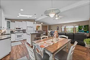 1142 Parkview Ln, Eagan, MN 55123 - Photo 9