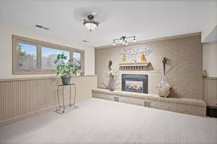 1142 Parkview Ln, Eagan, MN 55123 - Photo 31
