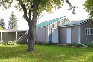 820 Horace Ave N, Thief River Falls, MN 56701 - Photo 3