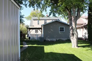 820 Horace Ave N, Thief River Falls, MN 56701 - Photo 5