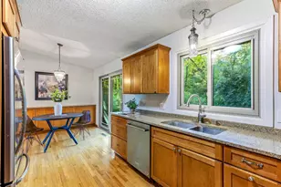 762 Elrene Ct, Eagan, MN 55123 - Photo 3