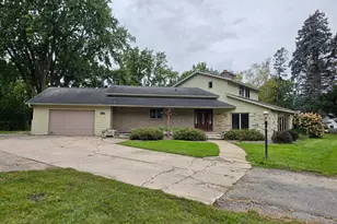 240 1st St SW, Elgin, MN 55932 - Photo 5