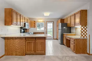 34 Carriage Ln, Owatonna, MN 55060 - Photo 7