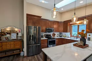 1202 Oak Dr, Montevideo, MN 56265 - Photo 11