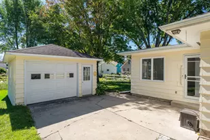 443 Harrison Ave, North Mankato, MN 56003 - Photo 29