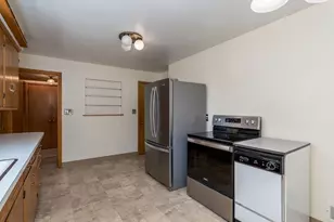 443 Harrison Ave, North Mankato, MN 56003 - Photo 11