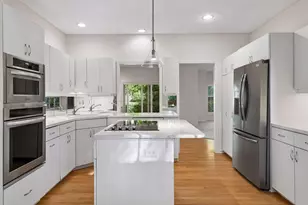145 Edgewood Ct, Wayzata, MN 55391 - Photo 5