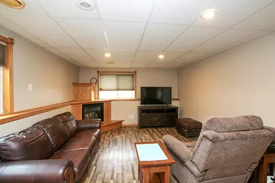 715 Louisiana Street NW, Hutchinson, MN 55350 - Photo 11
