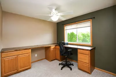 715 Louisiana Street NW, Hutchinson, MN 55350 - Photo 7