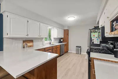 7532 Xerxes Avenue N, Brooklyn Park, MN 55444 - Photo 9