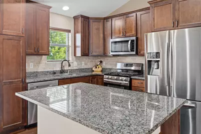 914 Prestwick Drive, Belle Plaine, MN 56011 - Photo 13