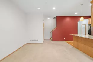 11212 Kinsley St, Eden Prairie, MN 55344 - Photo 9