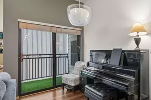 270 4th St E, Saint Paul, MN 55101 - Photo 9