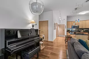 270 4th St E, Saint Paul, MN 55101 - Photo 11