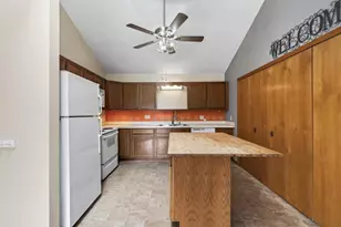 3276 Greenbrier St, Vadnais Heights, MN 55127 - Photo 7