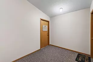 3276 Greenbrier St, Vadnais Heights, MN 55127 - Photo 25