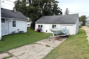 130 6th St SW, Plainview, MN 55964 - Photo 3