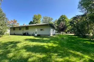 416 S Sunset Ave, Parkers Prairie, MN 56361 - Photo 3