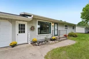 721 Bongey Dr, Menomonie, WI 54751 - Photo 3
