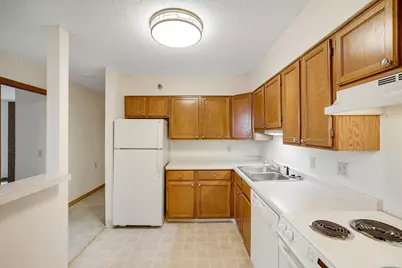 7600 Golden Valley Road #805, Golden Valley, MN 55427 - Photo 3