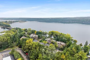 215 Eastbank Ct N, Hudson, WI 54016 - Photo 61