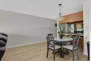 520 Ridgewood Ave, Minneapolis, MN 55403 - Photo 9