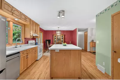 22015 Pillsbury Avenue, Lakeville, MN 55044 - Photo 9