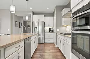 8275 Oakview Ct N, Maple Grove, MN 55369 - Photo 19