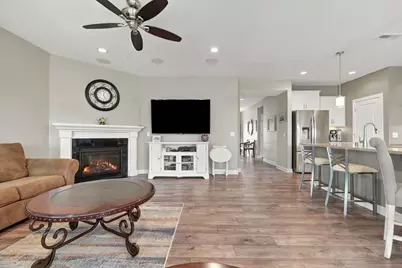 8275 Oakview Court N, Maple Grove, MN 55369 - Photo 29