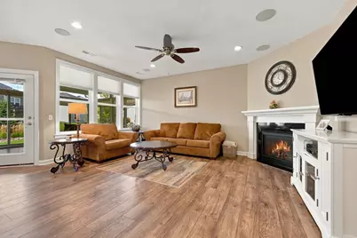 8275 Oakview Court N, Maple Grove, MN 55369 - Photo 23