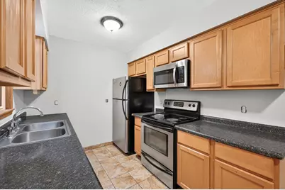6913 Toledo Avenue N, Brooklyn Center, MN 55429 - Photo 17