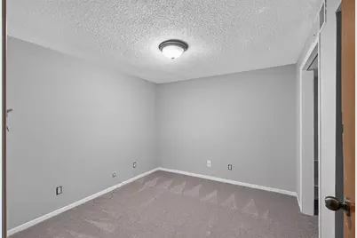 6913 Toledo Avenue N, Brooklyn Center, MN 55429 - Photo 31