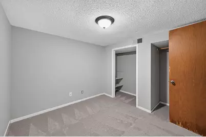 6913 Toledo Avenue N, Brooklyn Center, MN 55429 - Photo 33