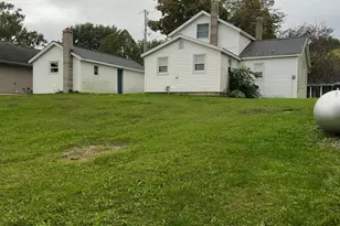 325 N 1st St, Kellogg, MN 55945 - Photo 3
