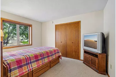 8408 Sheridan Avenue N, Brooklyn Park, MN 55444 - Photo 13
